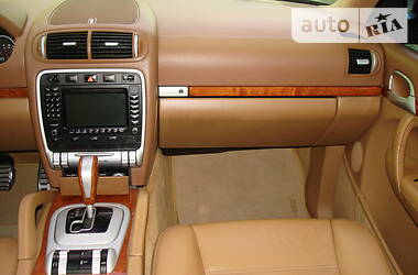 Внедорожник / Кроссовер Porsche Cayenne 2005 в 