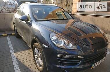 Внедорожник / Кроссовер Porsche Cayenne 2012 в Киеве