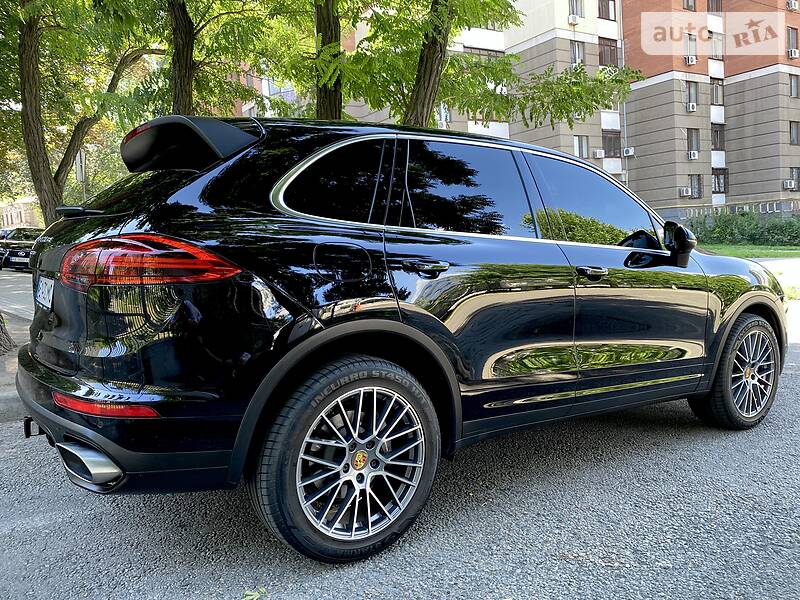 Позашляховик / Кросовер Porsche Cayenne 2015 в Дніпрі