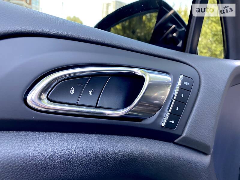 Позашляховик / Кросовер Porsche Cayenne 2015 в Дніпрі