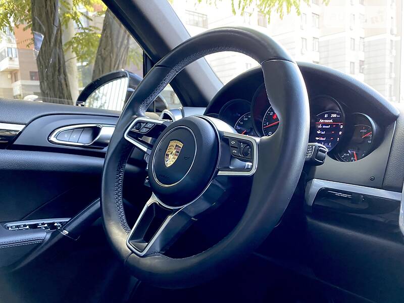 Позашляховик / Кросовер Porsche Cayenne 2015 в Дніпрі