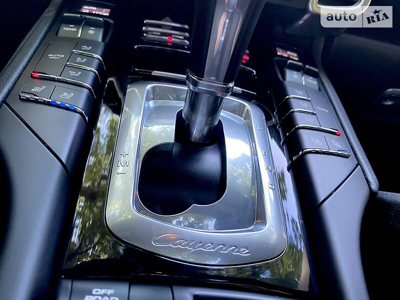 Позашляховик / Кросовер Porsche Cayenne 2015 в Дніпрі