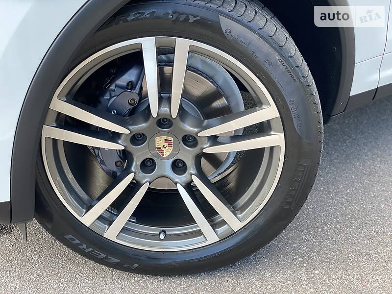 Позашляховик / Кросовер Porsche Cayenne 2014 в Києві