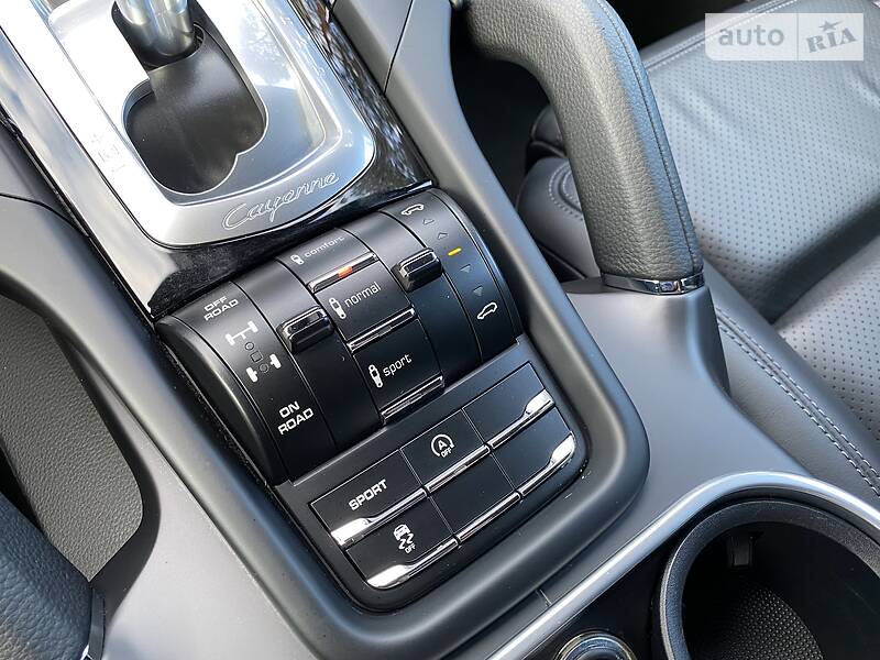 Позашляховик / Кросовер Porsche Cayenne 2014 в Києві