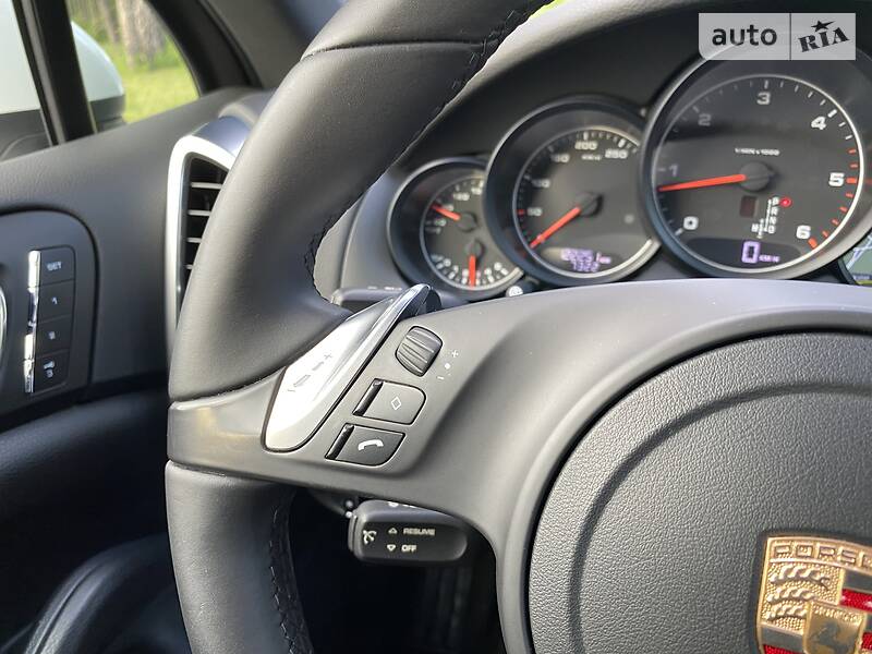 Позашляховик / Кросовер Porsche Cayenne 2014 в Києві