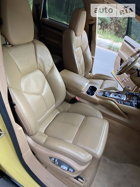 Позашляховик / Кросовер Porsche Cayenne 2010 в Києві