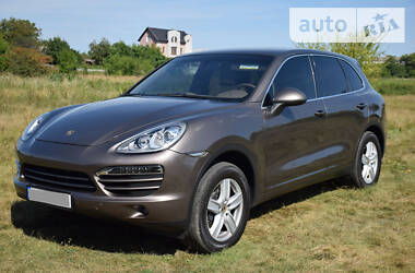 Внедорожник / Кроссовер Porsche Cayenne 2012 в Калуше