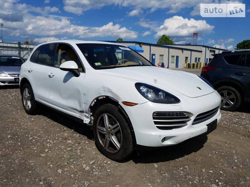 Внедорожник / Кроссовер Porsche Cayenne 2014 в Киеве