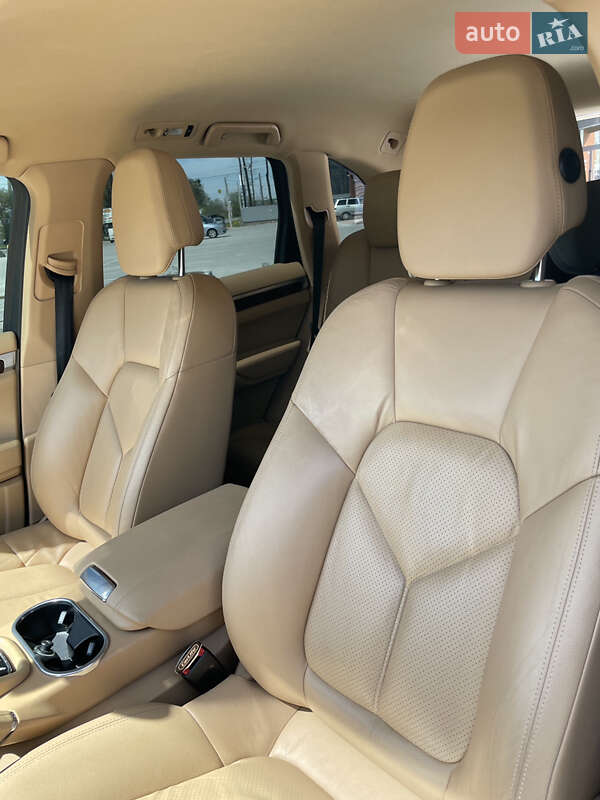 Внедорожник / Кроссовер Porsche Cayenne 2012 в Виннице