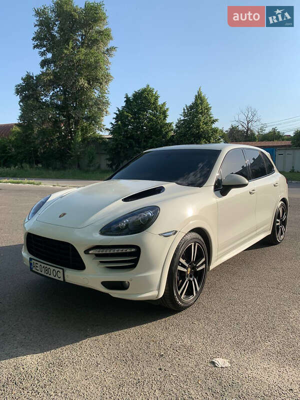 Позашляховик / Кросовер Porsche Cayenne 2011 в 