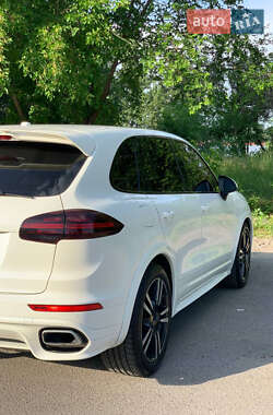 Позашляховик / Кросовер Porsche Cayenne 2011 в 