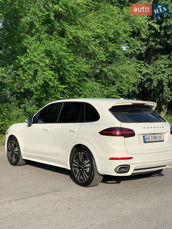 Внедорожник / Кроссовер Porsche Cayenne 2011 в Днепре