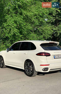 Позашляховик / Кросовер Porsche Cayenne 2011 в 