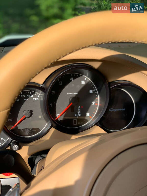 Внедорожник / Кроссовер Porsche Cayenne 2011 в Днепре