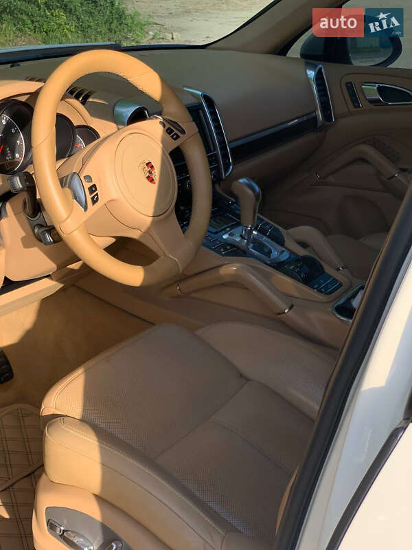 Внедорожник / Кроссовер Porsche Cayenne 2011 в Днепре