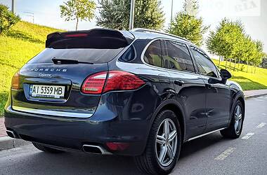 Внедорожник / Кроссовер Porsche Cayenne 2012 в 