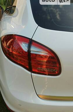 Позашляховик / Кросовер Porsche Cayenne 2013 в 