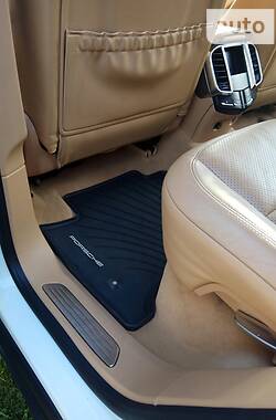 Позашляховик / Кросовер Porsche Cayenne 2013 в 