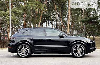 Внедорожник / Кроссовер Porsche Cayenne 2020 в 