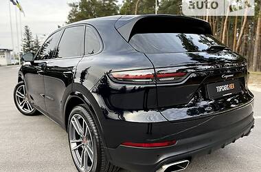 Внедорожник / Кроссовер Porsche Cayenne 2020 в 