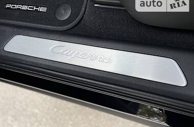 Внедорожник / Кроссовер Porsche Cayenne 2020 в 