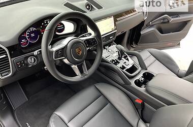Внедорожник / Кроссовер Porsche Cayenne 2020 в 