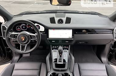 Внедорожник / Кроссовер Porsche Cayenne 2020 в 