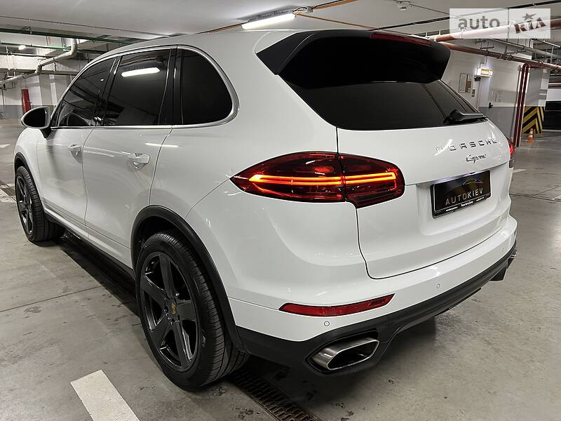 Внедорожник / Кроссовер Porsche Cayenne 2015 в Киеве
