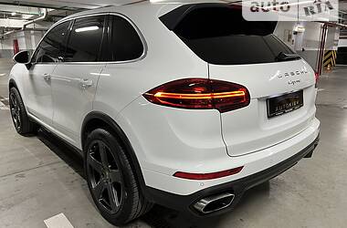 Позашляховик / Кросовер Porsche Cayenne 2015 в 