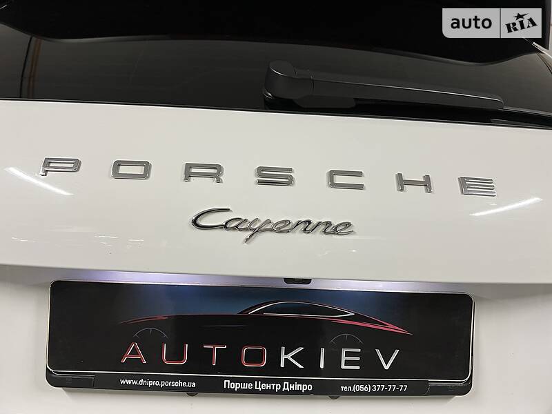 Внедорожник / Кроссовер Porsche Cayenne 2015 в Киеве