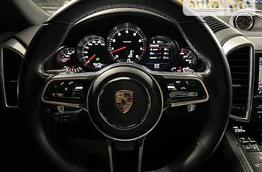 Позашляховик / Кросовер Porsche Cayenne 2015 в 