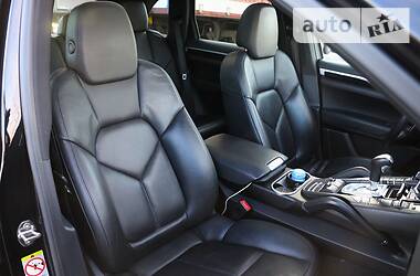 Внедорожник / Кроссовер Porsche Cayenne 2016 в 