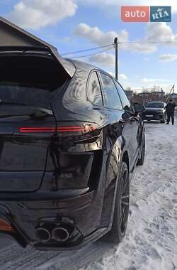 Внедорожник / Кроссовер Porsche Cayenne 2016 в 