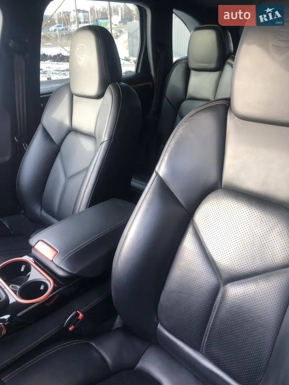 2016 Porsche Cayenne - мініатюра 28