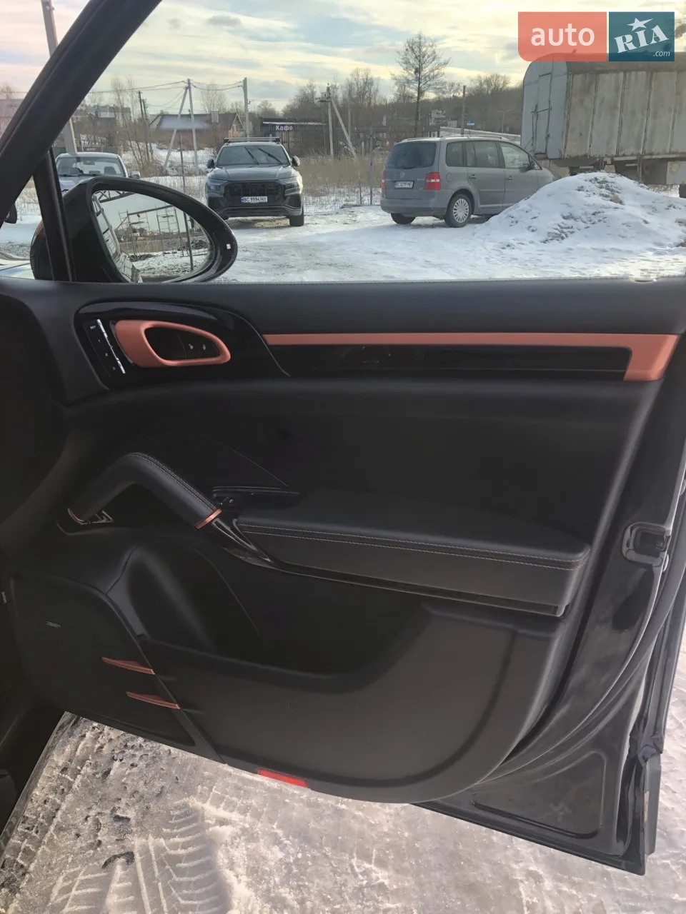 2016 Porsche Cayenne - мініатюра 32