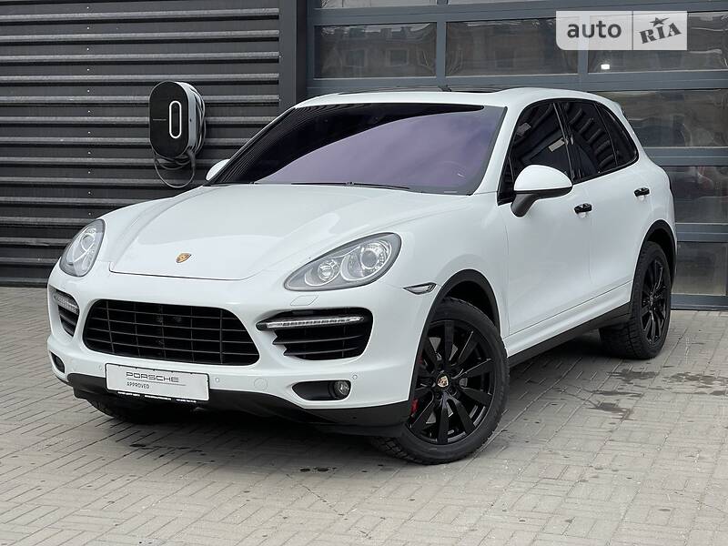 Внедорожник / Кроссовер Porsche Cayenne 2012 в 