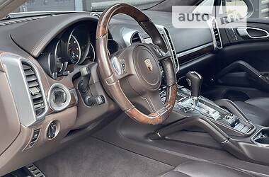 Внедорожник / Кроссовер Porsche Cayenne 2012 в 
