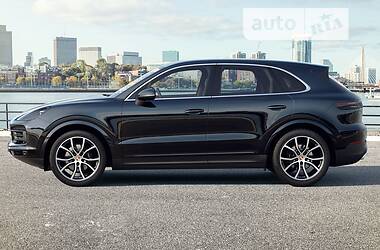 Внедорожник / Кроссовер Porsche Cayenne 2022 в 