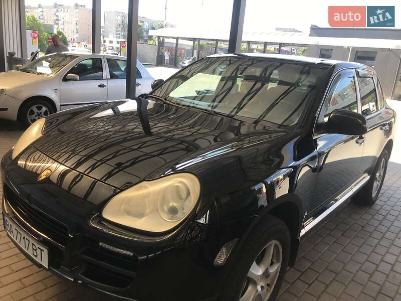 Внедорожник / Кроссовер Porsche Cayenne 2004 в Александрие