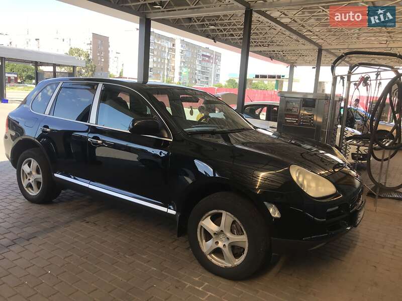 Внедорожник / Кроссовер Porsche Cayenne 2004 в Александрие