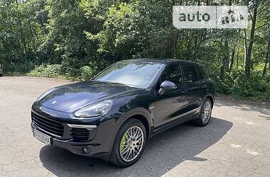 Внедорожник / Кроссовер Porsche Cayenne 2014 в Трускавце