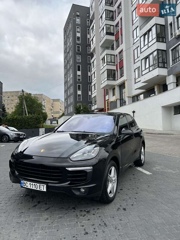 Внедорожник / Кроссовер Porsche Cayenne 2015 в Львове