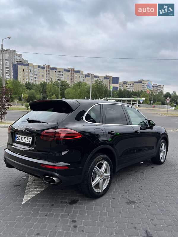 Внедорожник / Кроссовер Porsche Cayenne 2015 в Львове
