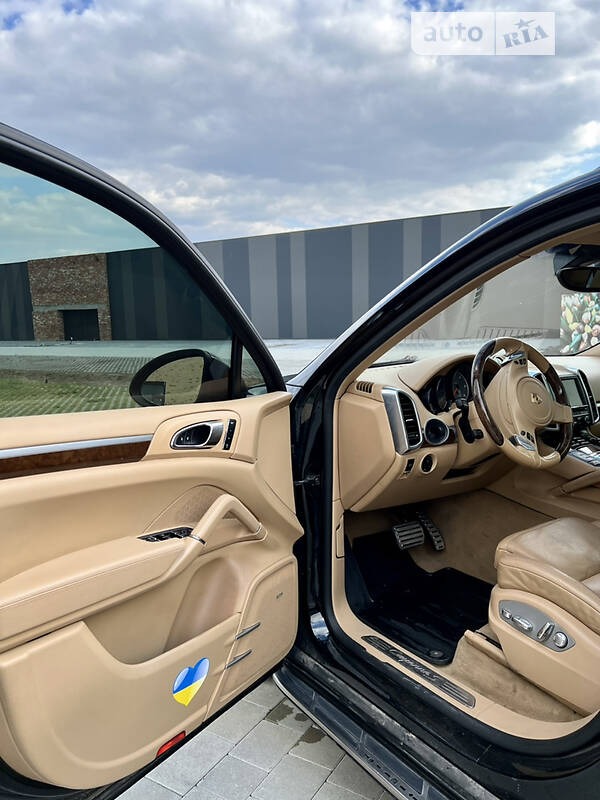 Внедорожник / Кроссовер Porsche Cayenne 2013 в Хмельницком