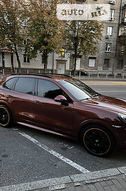 Внедорожник / Кроссовер Porsche Cayenne 2012 в Киеве