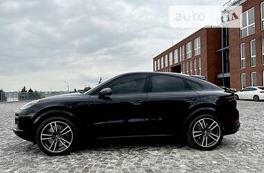 Внедорожник / Кроссовер Porsche Cayenne 2021 в 