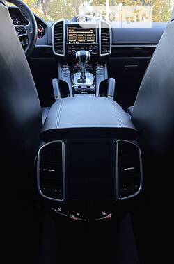 Внедорожник / Кроссовер Porsche Cayenne 2016 в Днепре