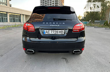 Внедорожник / Кроссовер Porsche Cayenne 2013 в 