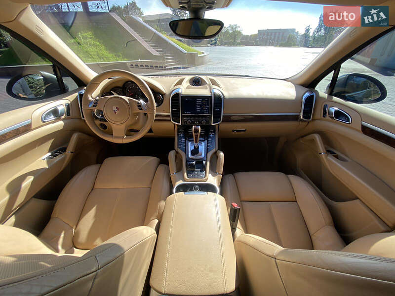 Позашляховик / Кросовер Porsche Cayenne 2012 в Дніпрі