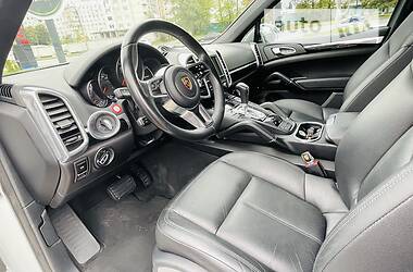 Позашляховик / Кросовер Porsche Cayenne 2015 в Харкові